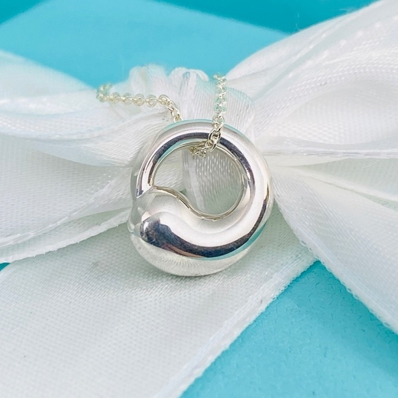 Tiffany & Co Eternal Circle Necklace pendant Elsa Peretti 925  16” box Nice! - Picture 1 of 9